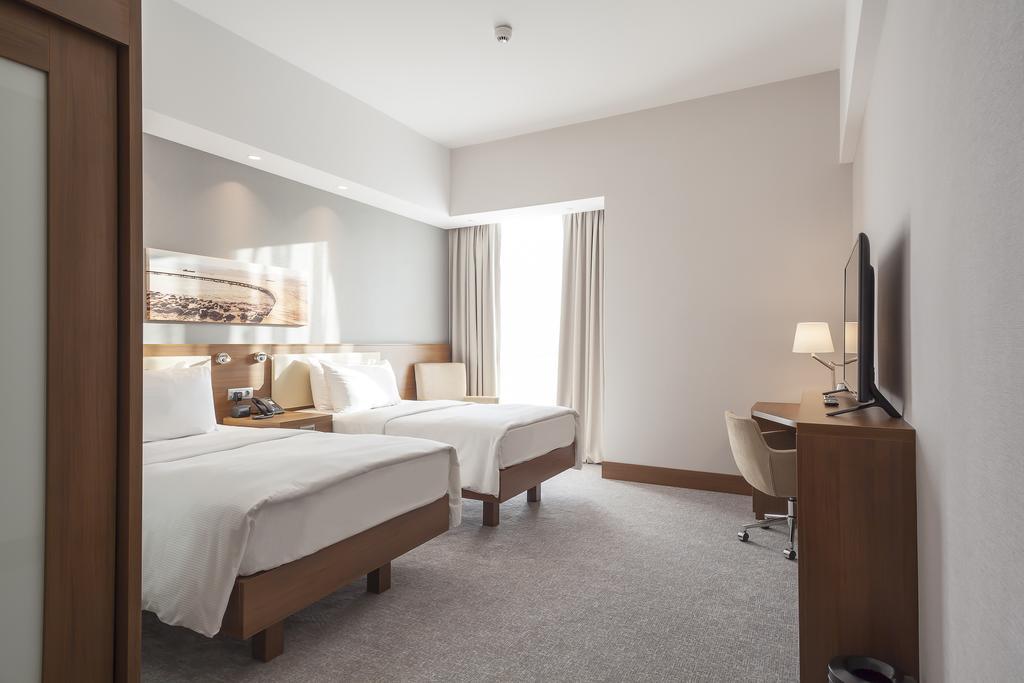 Hampton By Hilton Kocaeli Symbol Hotel Kamer foto