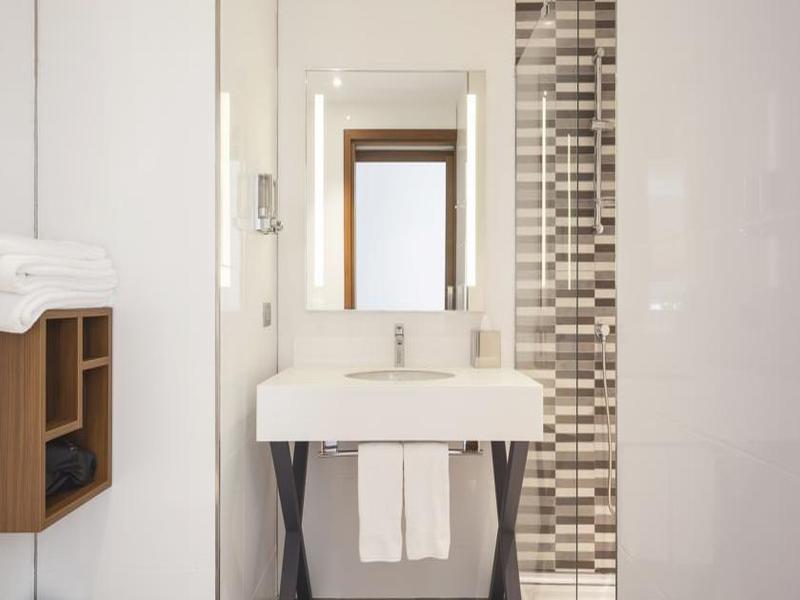 Hampton By Hilton Kocaeli Symbol Hotel Buitenkant foto
