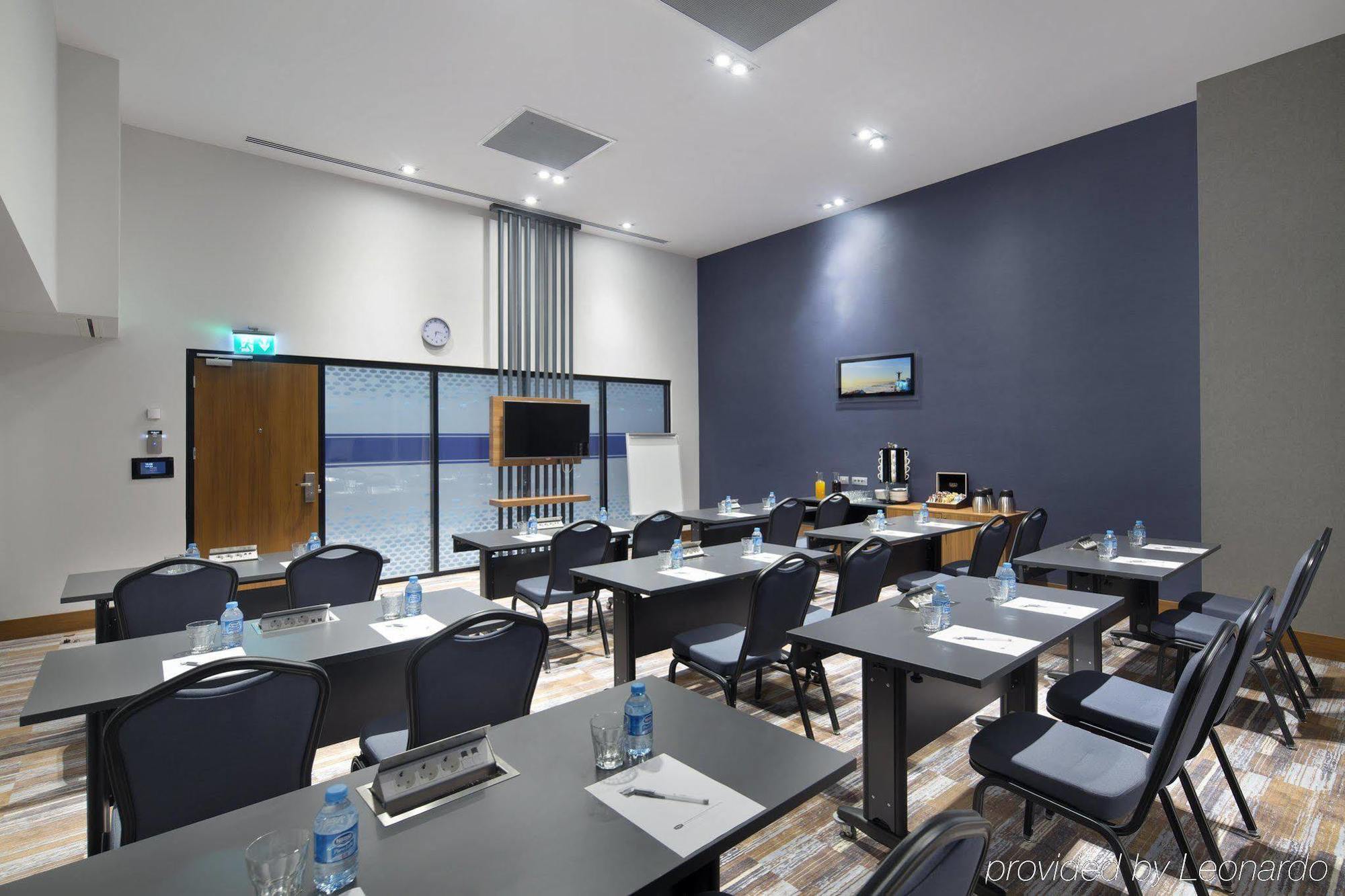 Hampton By Hilton Kocaeli Symbol Hotel Buitenkant foto