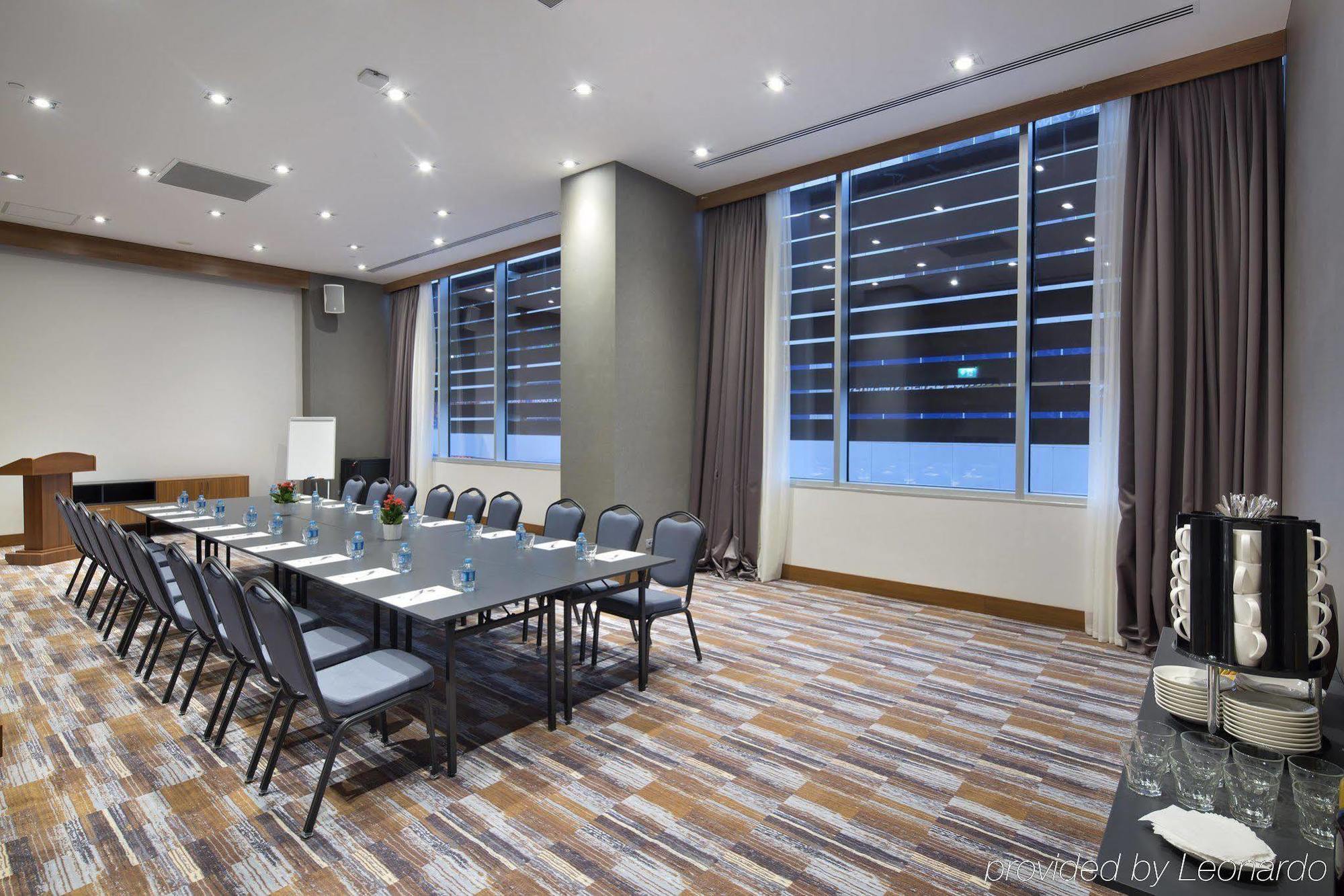 Hampton By Hilton Kocaeli Symbol Hotel Buitenkant foto