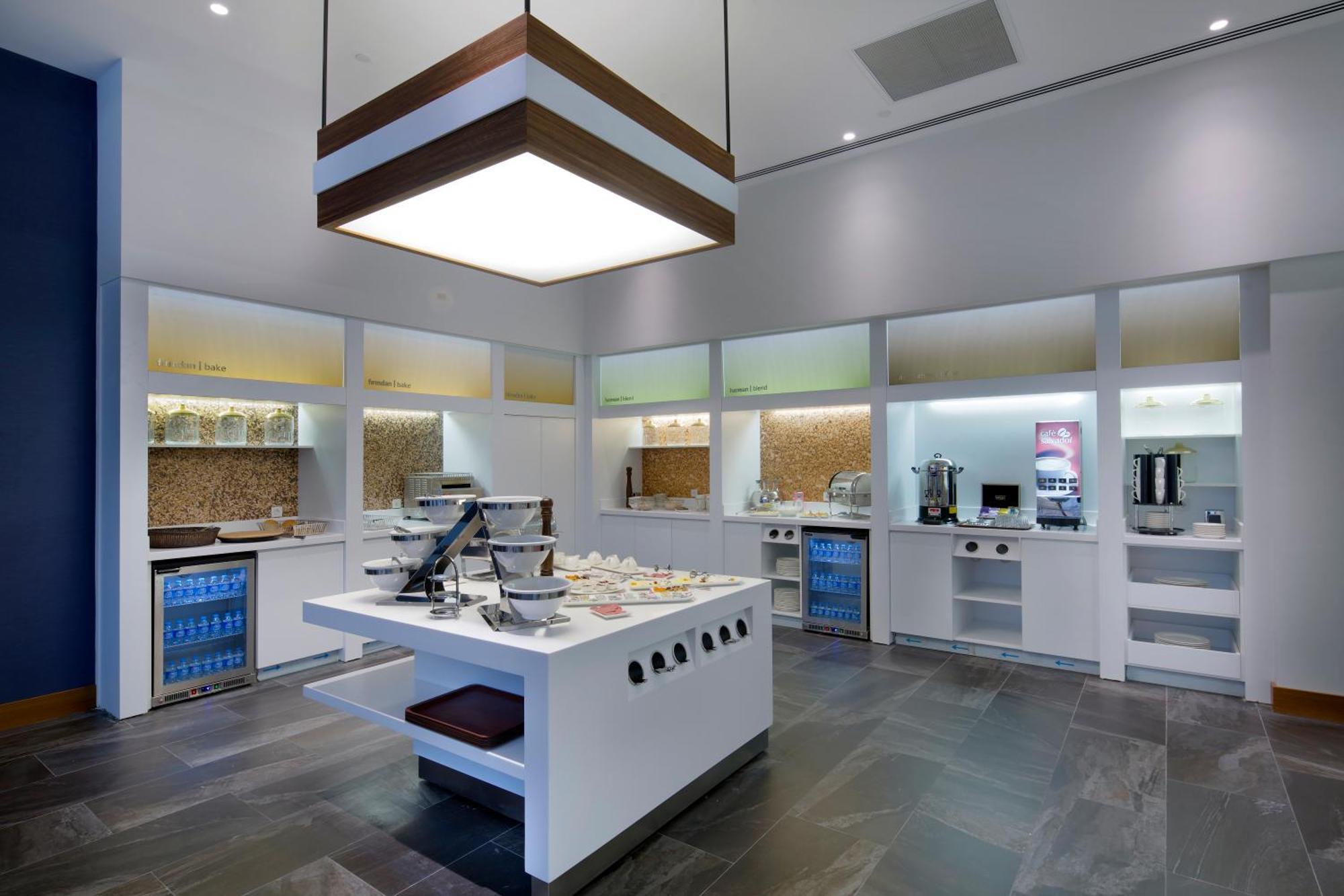 Hampton By Hilton Kocaeli Symbol Hotel Buitenkant foto